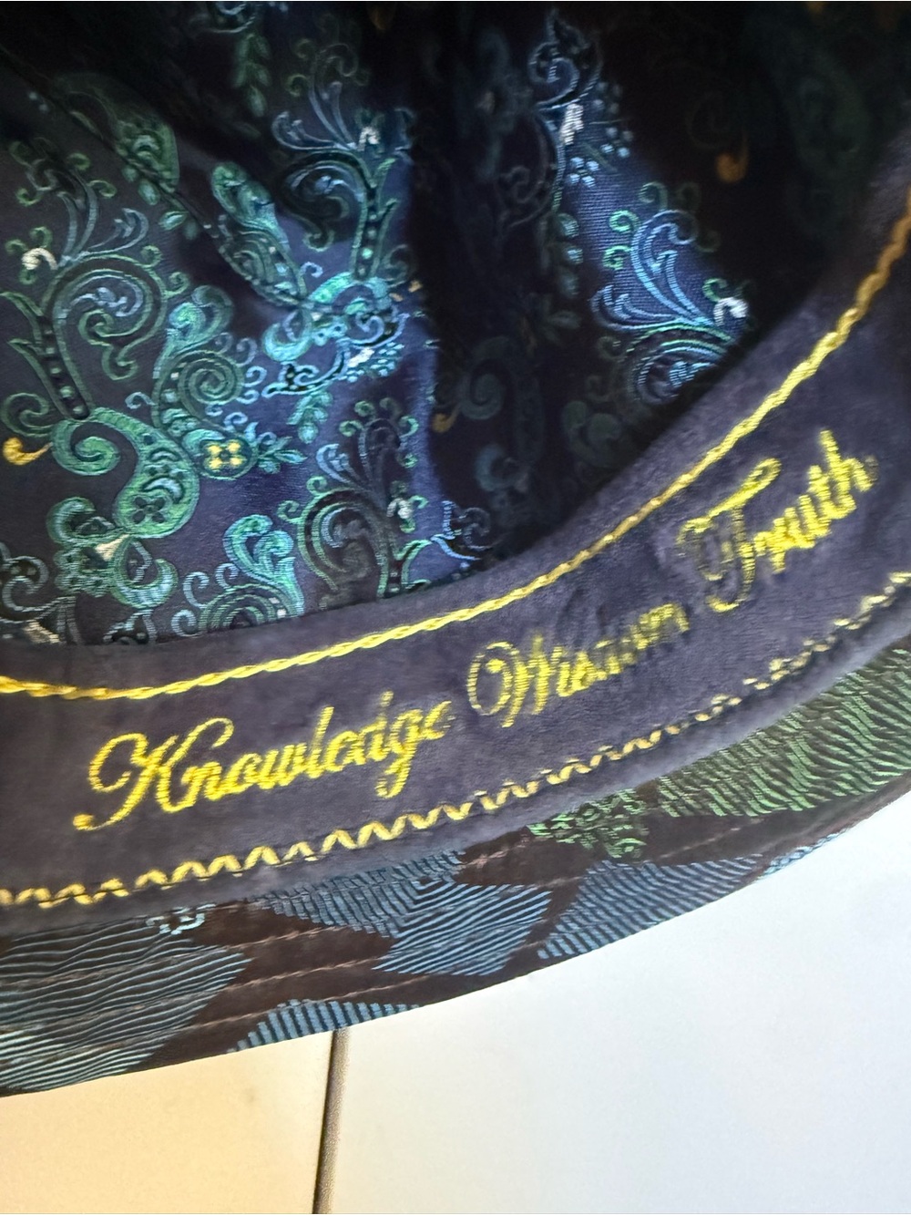 Robert Graham fedora hat - silk tie patterned. - Picture 4 of 7